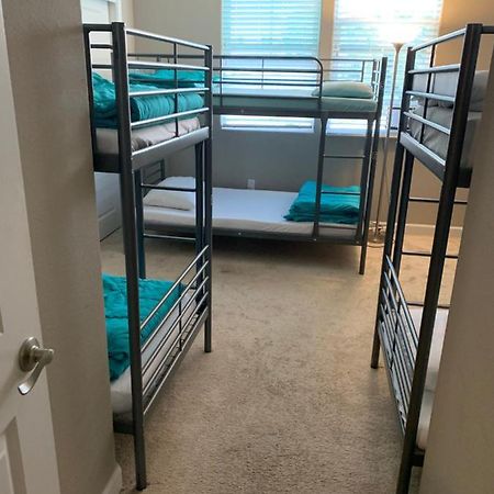 Dc Crashpad Hostel Дейли Сити Екстериор снимка