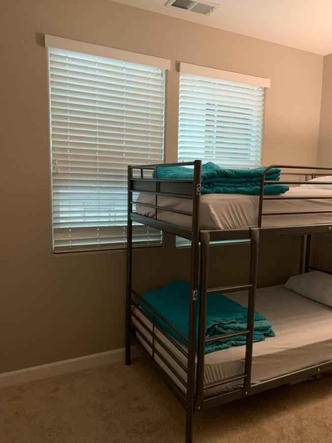 Dc Crashpad Hostel Дейли Сити Екстериор снимка