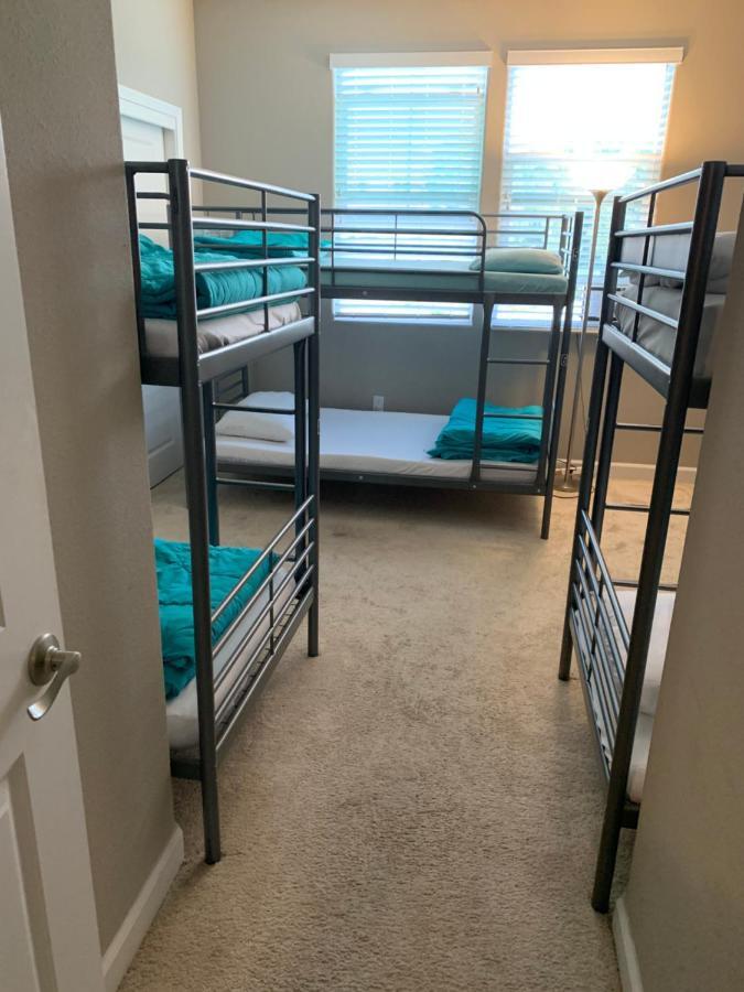 Dc Crashpad Hostel Дейли Сити Екстериор снимка